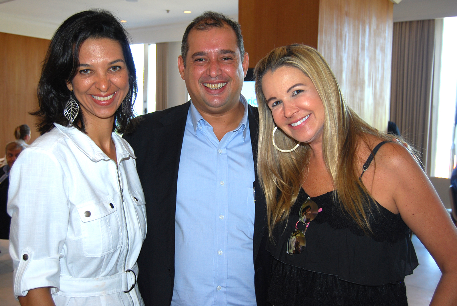 Tathiana Leal, da Miami, Adriano Gomes, da CVC, e Viviane Fernandes, da Nice Via Apia