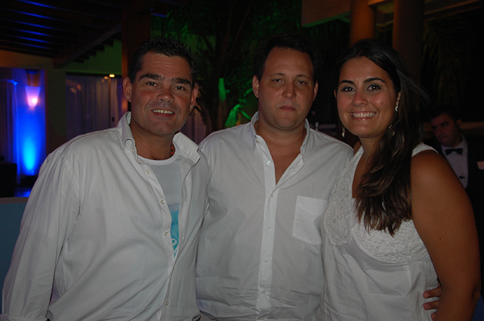 Joel Franklin, da Iberoservice, Caio Vasconcelos e Graziella Barreto, da Booking