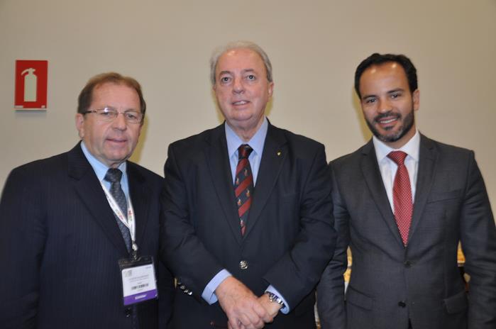 Valdir Valendowski, da Santur, Nilo Sérgio Félix, secretário de Turismo do Rio de Janeiro e presidente do Fornatur, e Filipe Mello, Secretário de Turismo de Santa Catarina (Copy) Valdir Valendowski, da Santur, Nilo Sérgio Félix, secretário de Turismo do Rio de Janeiro e presidente do Fornatur, e Filipe Mello, Secretário de Turismo de Santa Catarina (Copy)