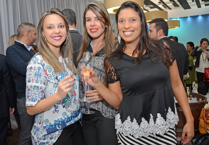 Vanessas Figueira e Adriana MArtins, da Raidho, e Maria Santos, da Flot Viagens