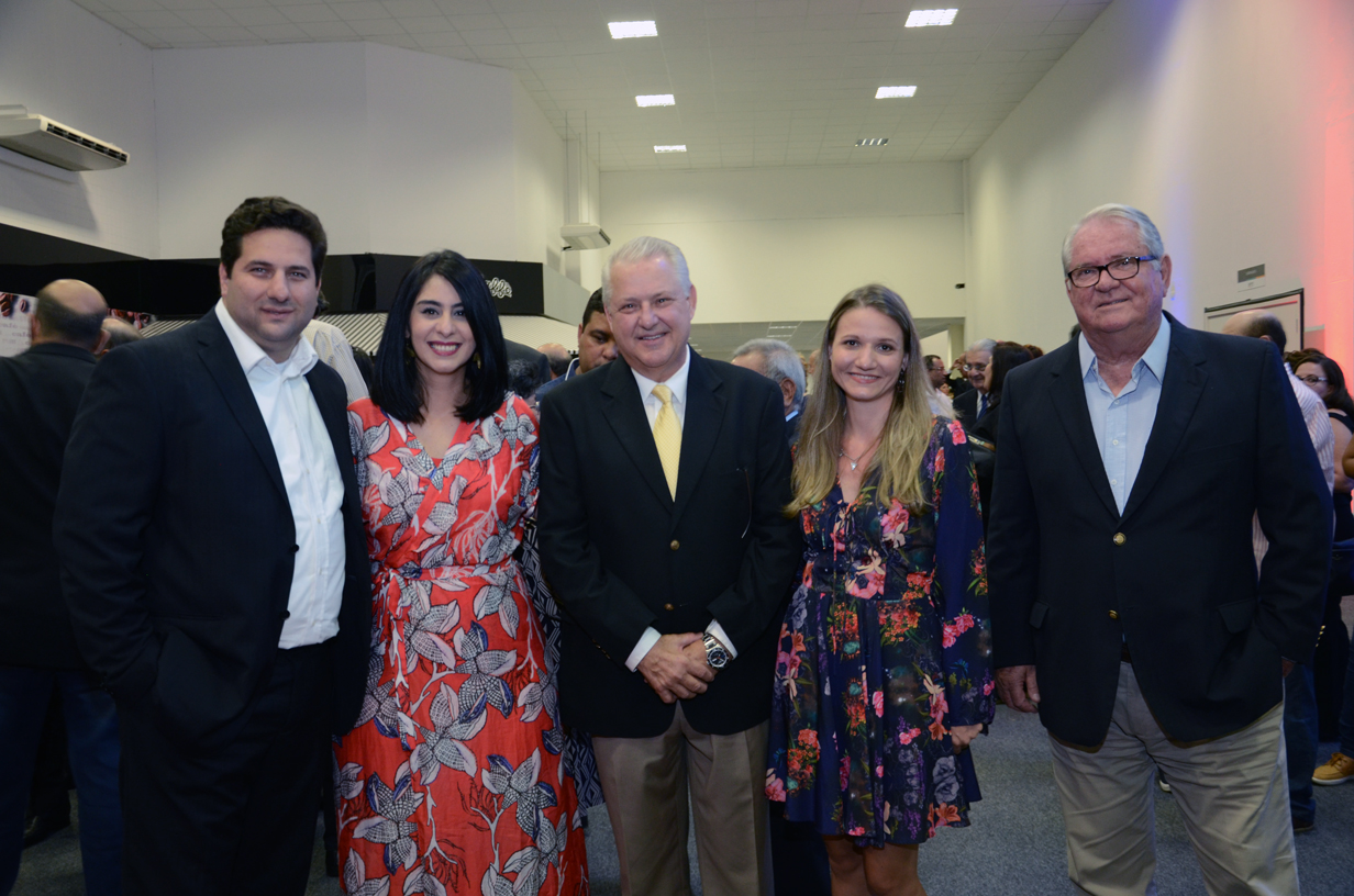 Vitor Bauab e Luciana Fernandes, do M&E, Willian Périco, diretor da Aviesp, Cinthia Marques, do MTur, e Roy Taylor, do M&E
