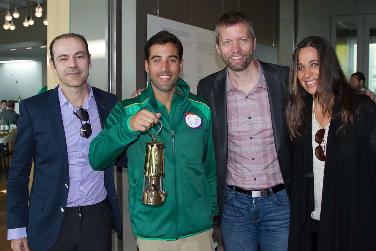 Maurício Amaro, presidente do Conselho Administrativo do Grupo Latam, Diego Gomes, atleta Rio 2016, Jerome Cadier e Gislaine Rossetti, da Latam Maurício Amaro, presidente do Conselho Administrativo do Grupo Latam, Diego Gomes, atleta Rio 2016, Jerome Cadier e Gislaine Rossetti, da Latam