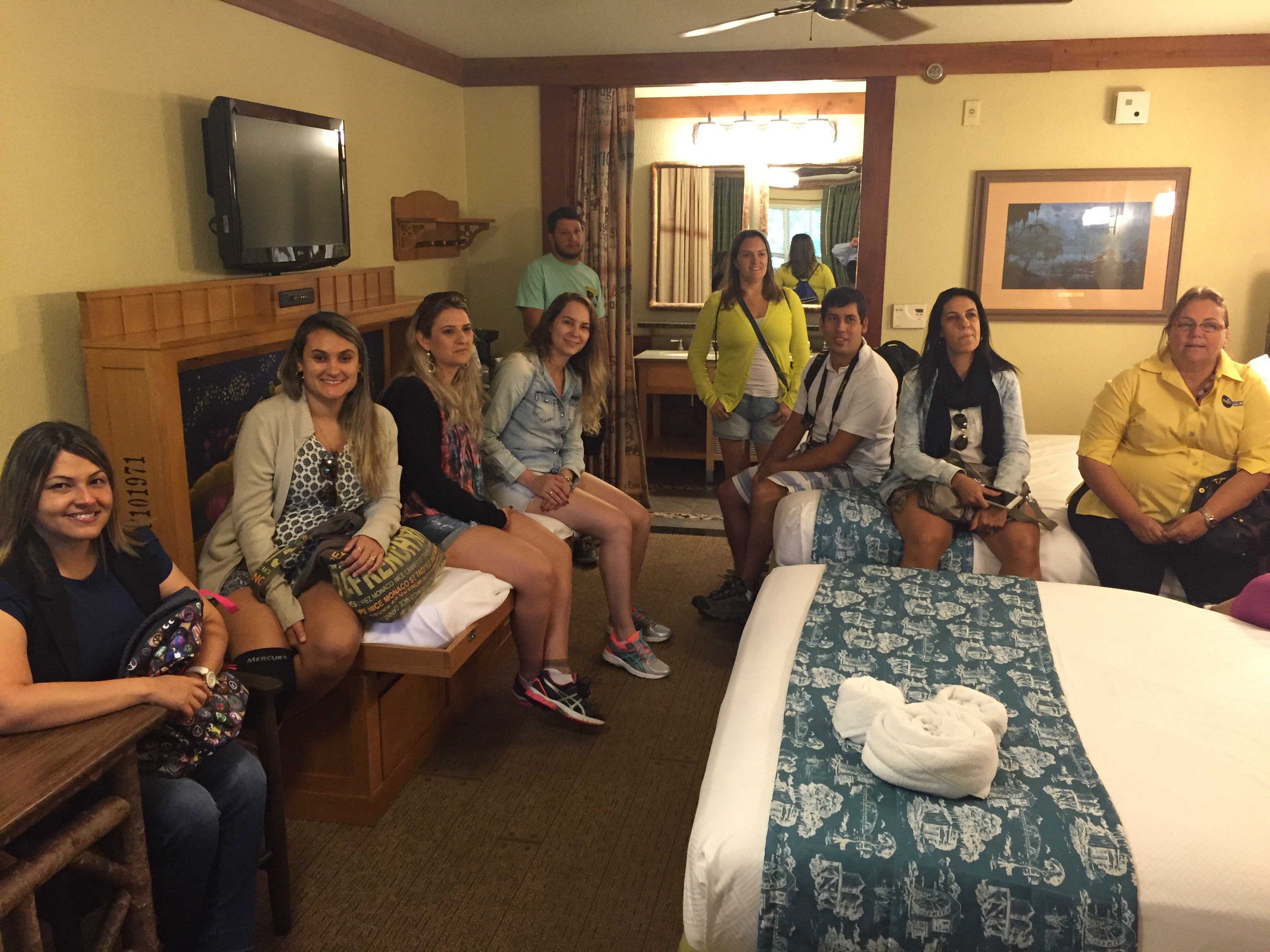 Agentes conhecendo hotel em Orlando
