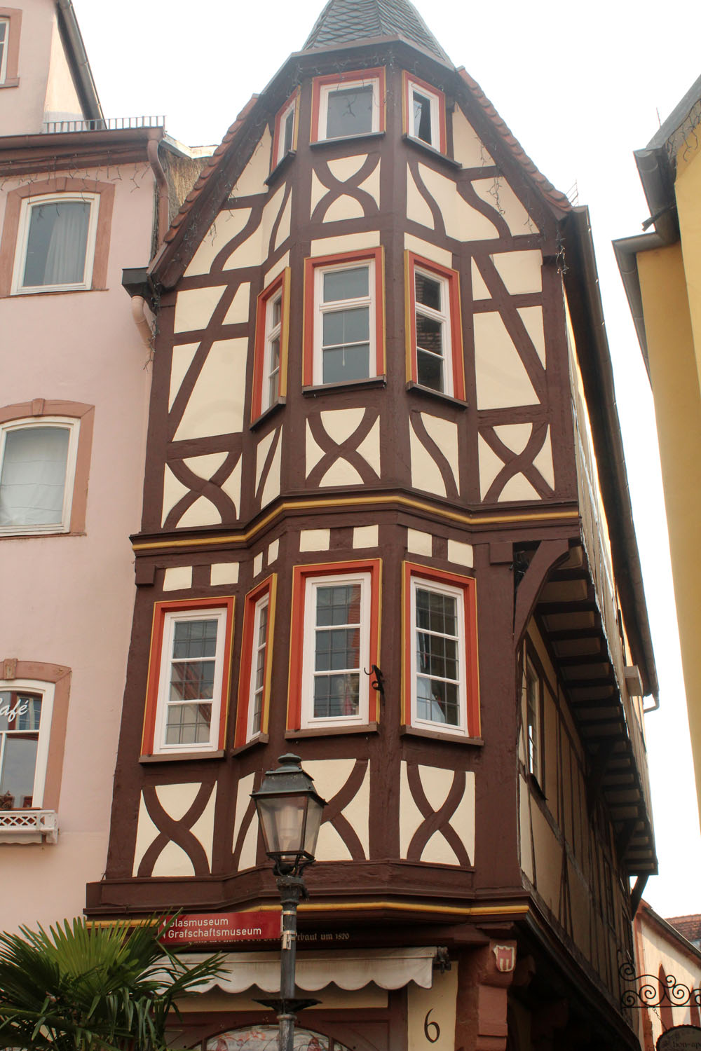 Casario com formatos curiosos em Wertheim Casario com formatos curiosos em Wertheim