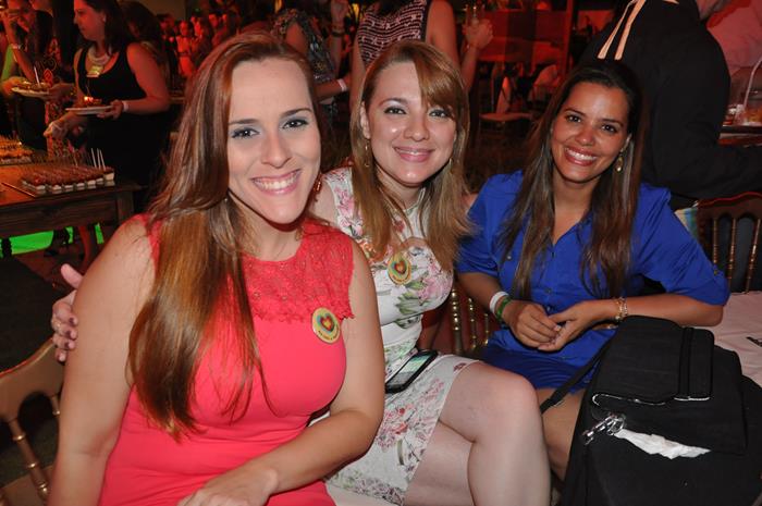 Cynthia Araujo, e Ana Paula Figueiredo, dos hotéis Pernambuco, com Roberta Oliveira da Expedia