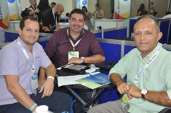 Diego Zubiria, da Anake, Alexandre Chiappa, do Pontal dos Carneiros, e Gutemberg Couto, da Pousada Praia dos Carneiro