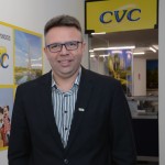 Douglas Silva é o gerente de Vendas das filiais 900 e 901, é ele quem toma conta de todo o dia-a-dia dessa que é a maior base da CVC no país