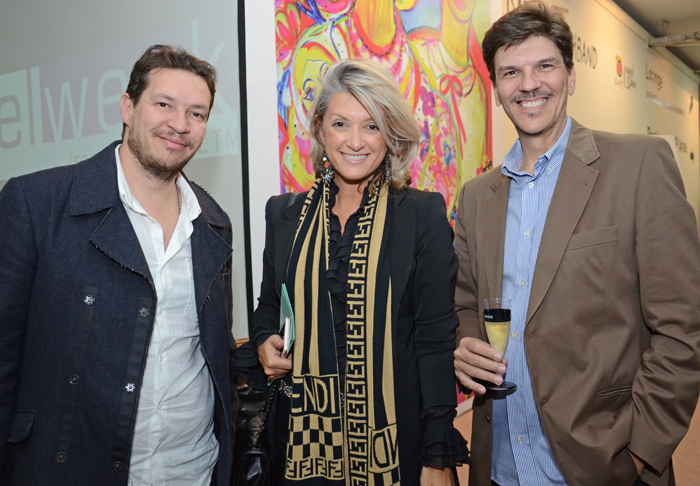 Fabio Depret e André Luiz Sales, da Operadora Nova, com Cátia Frias, da American Airlines Fabio Depret e André Luiz Sales, da Operadora Nova, com Cátia Frias, da American Airlines
