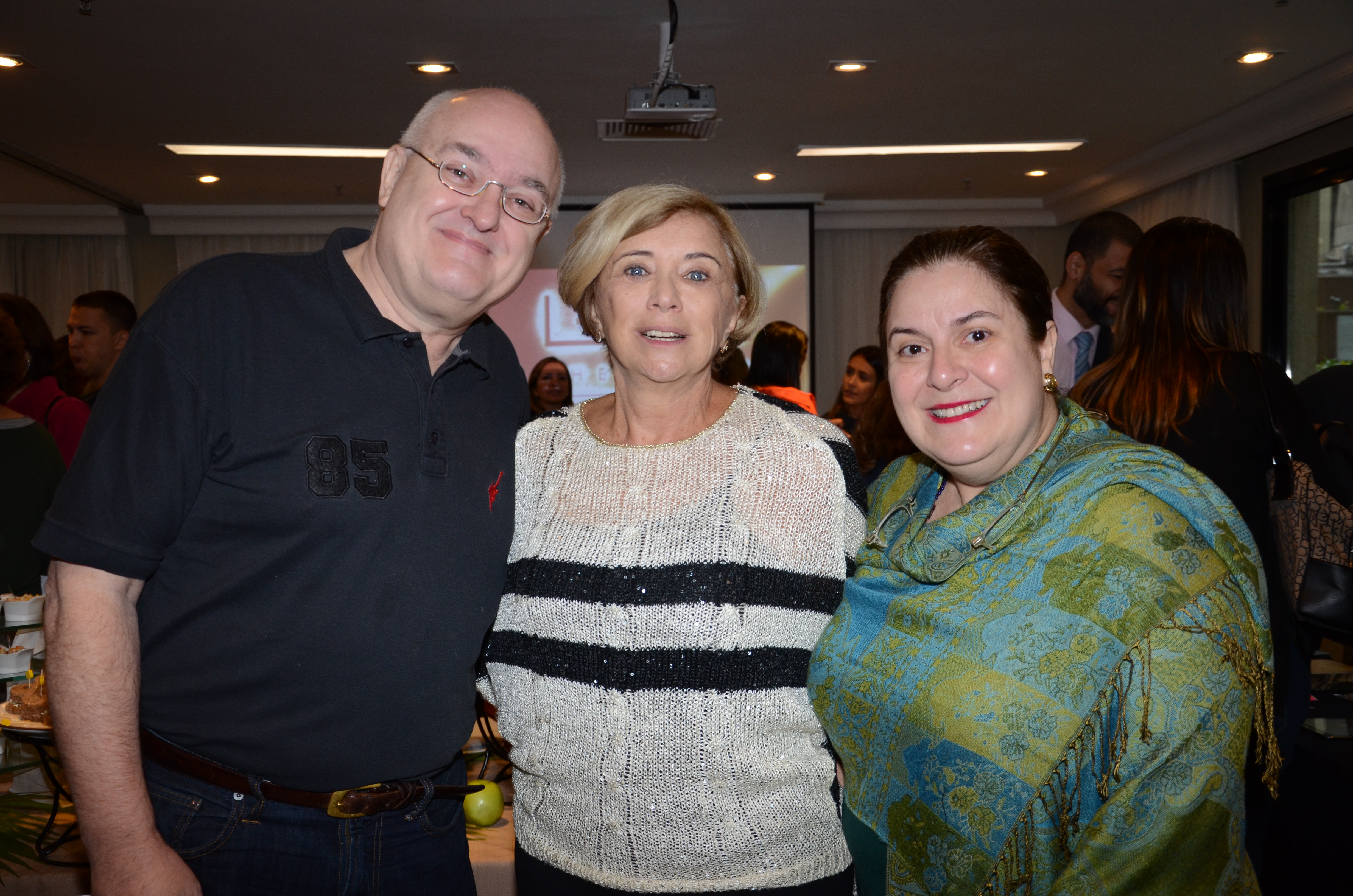 Golda Boruchowski, gerente geral do Tryp Higienópolis, com Armindo Zunder, Denise Lhamas, da Check In Travel Golda Boruchowski, gerente geral do Tryp Higienópolis, com Armindo Zunder, Denise Lhamas, da Check In Travel