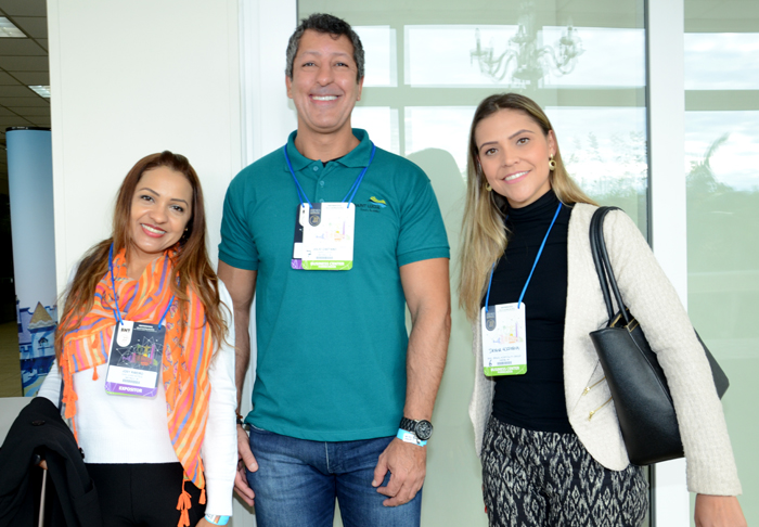 Josy Ribeiro, do San Juan Hotéis, Julio Caetano, de Saint Lucia, e Dayana Hoffmann, da BHG Josy Ribeiro, do San Juan Hotéis, Julio Caetano, de Saint Lucia, e Dayana Hoffmann, da BHG