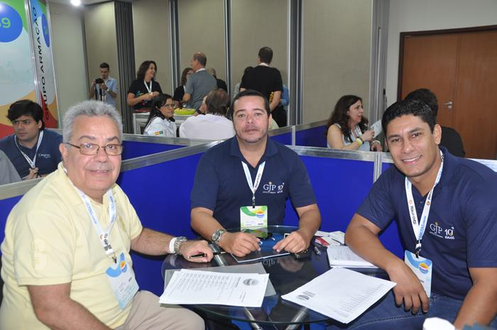 José Pereira, da RDC, Gentil Cysneiros e Lucas Esteves, da GJP