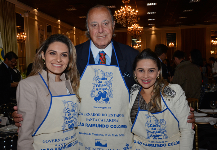 Michel Tuma Ness, presidente do Clube do Feijão Amigo e Fenactur, com Glayce Bezerra, da American Tour, e Verônica de Araújo, da VA Consultoria de Viagens