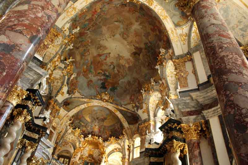 O interior da capela do Palácio Real