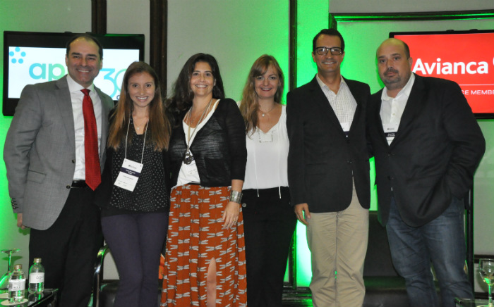 Palestrantes reunidos: Tomás Ramos, Paula Rebouças, Tatiana Costa, Gabriela Otto, Osmar Fonte e Michael Nagy Palestrantes reunidos: Tomás Ramos, Paula Rebouças, Tatiana Costa, Gabriela Otto, Osmar Fonte e Michael Nagy