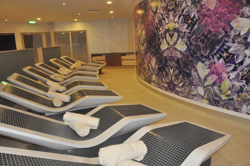 Para relaxar, área com cadeira aquecidas no Spa