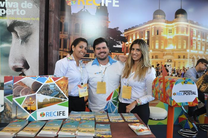Paula Gouveia, Francisco Aires e Maria Clara, da prefeitura do Recife