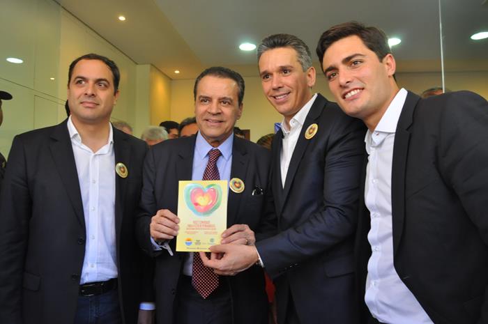 Paulo Câmara, governador de PE, Henrique Alves, ministro do Turismo, Felipe Carreras, Secretário de Turismo de PE, e Camilo Simões, secretário de Turismo e Lazer do Recife 