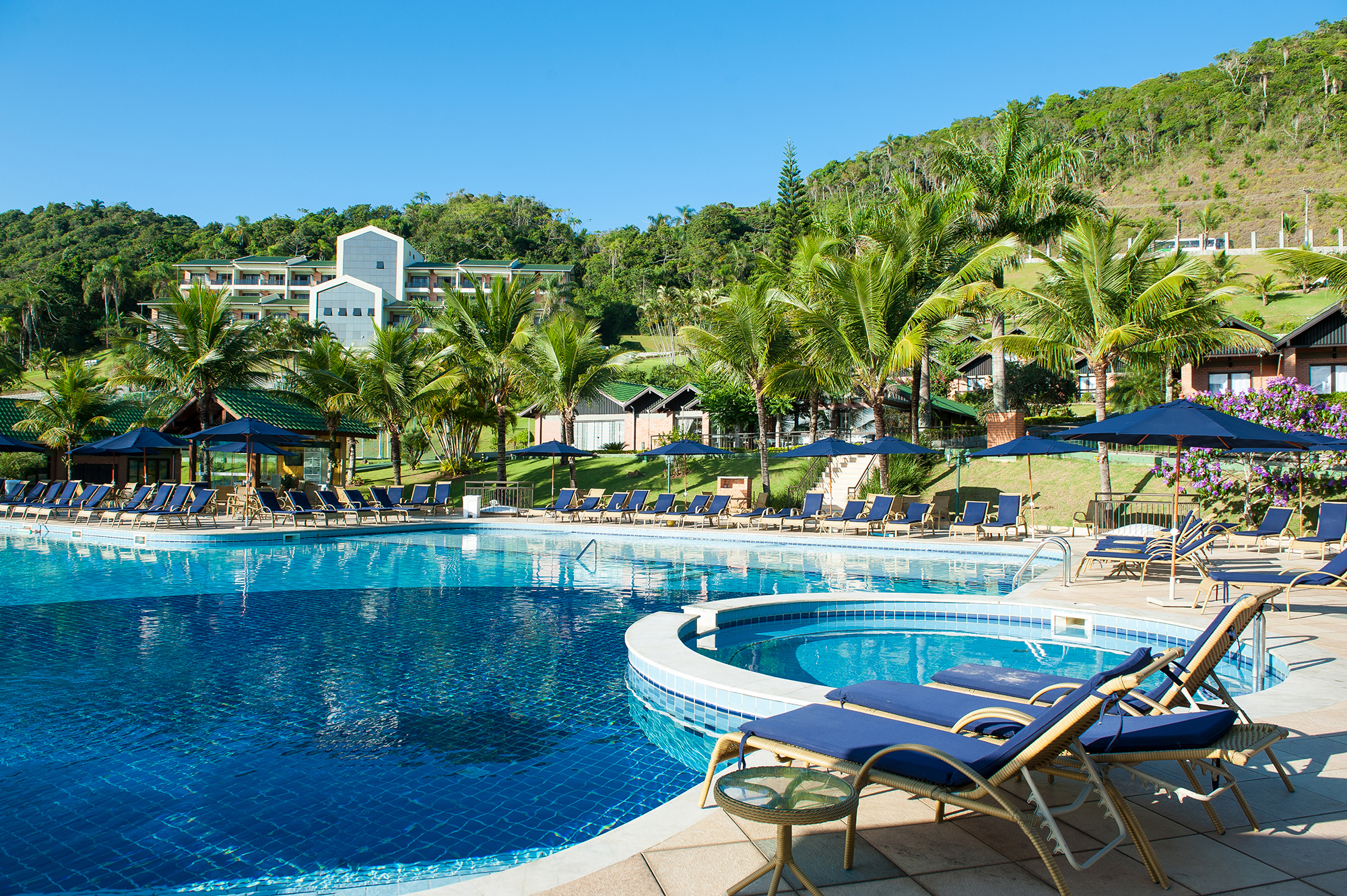 Piscina é um mero detalhe perto dos 800 mil m² de complexo Infinity