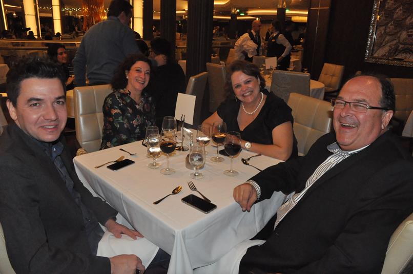 Rafael Biancareli, da Sonho Real Turismo, Cristiana Posati e Taisa Porto, da Dauras Turismo, e Ivan Pessini, da Interglobe Rafael Biancareli, da Sonho Real Turismo, Cristiana Posati e Taisa Porto, da Dauras Turismo, e Ivan Pessini, da Interglobe