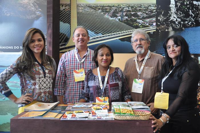 Romila Freita, Paulo Sá, Maria Sepúlveda, Eneas Barros e Alberita Cruz, da delegação de Piauí