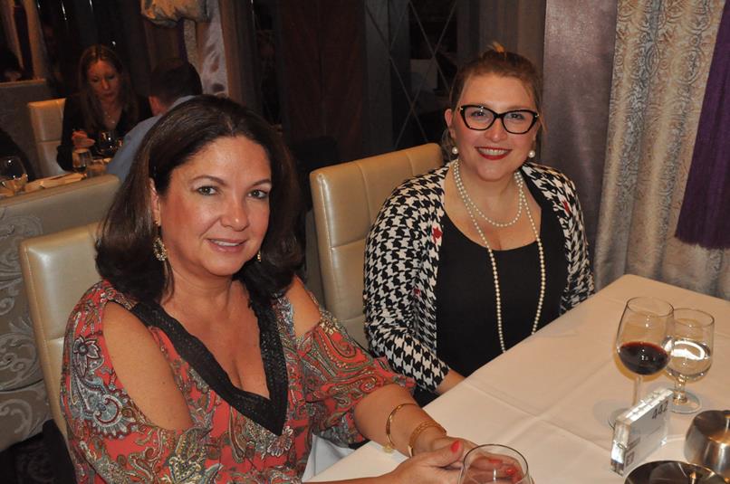 Rose Villain, da TW Viagens e Turismo, com Sabrina Saraiva, da Une World Viagens e Turismo Rose Villain, da TW Viagens e Turismo, com Sabrina Saraiva, da Une World Viagens e Turismo
