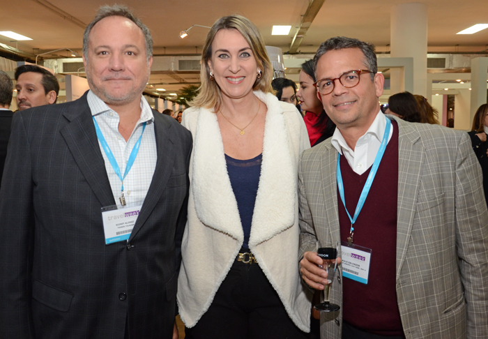 Sidney Alonso, da Avant Garde, Luciane Leite, e Paulo Salvador, do Intercity Hotels