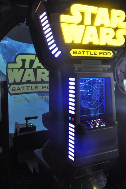 Simulador do Star Wars está entre as atrações para crianças e adultos