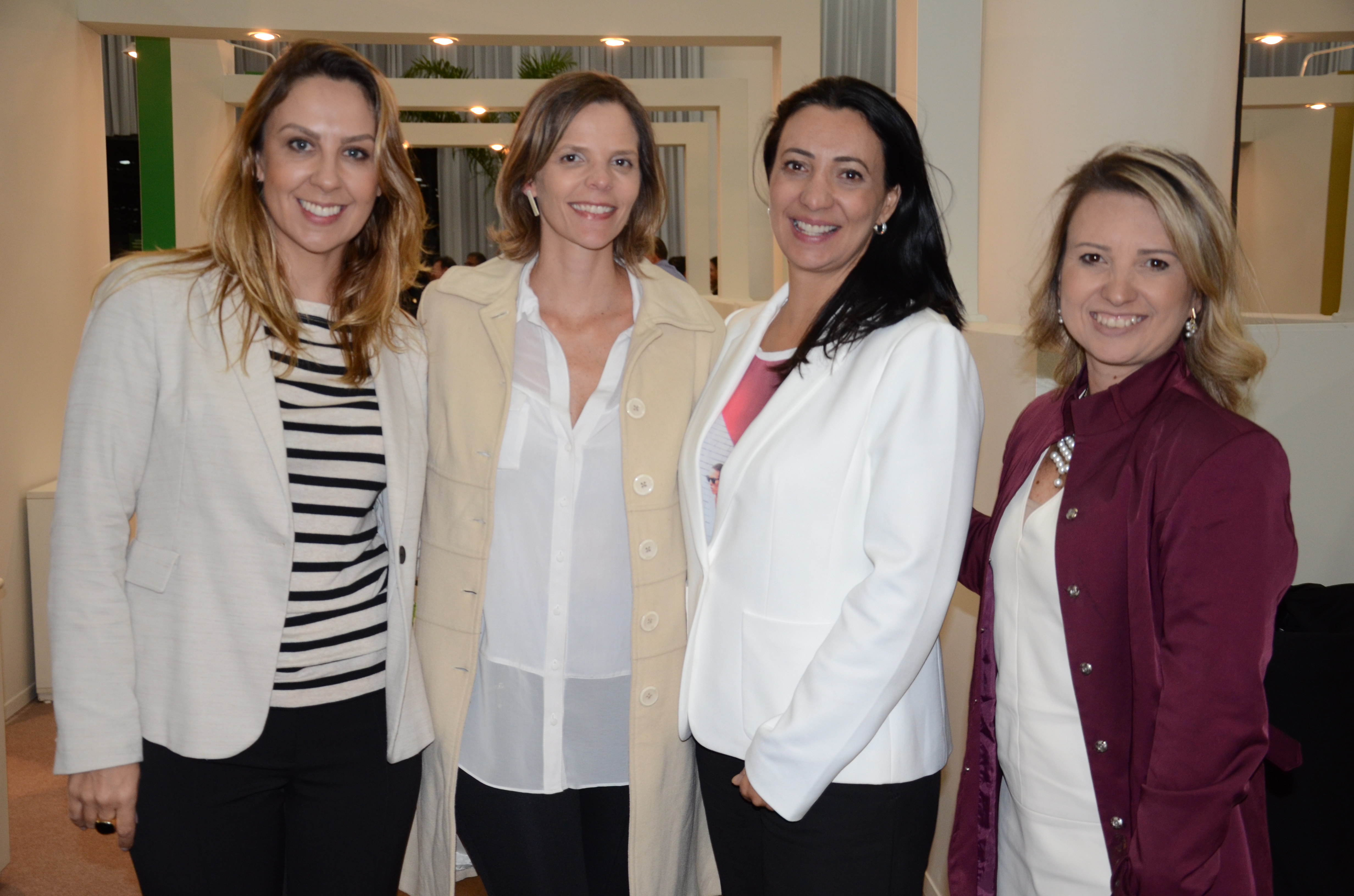 Sueli Vieira, da Esferatur, Paula Dias, da Flytour, Cristiane Jayme e Vera Reis, da Trend Operadora