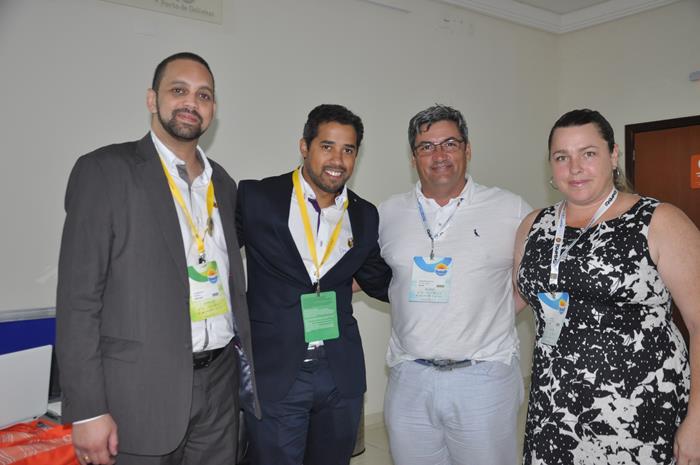 Valmir Severo e Eduardo Batista, da Omnibees, com Fernando Zavallo e Kellye Neis, da ViaCapi