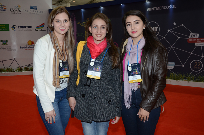 adriane Pagani, da Bay Viagens, Mayza Schwarz, da Big Golden Tour, e Aline, da TarsoTur