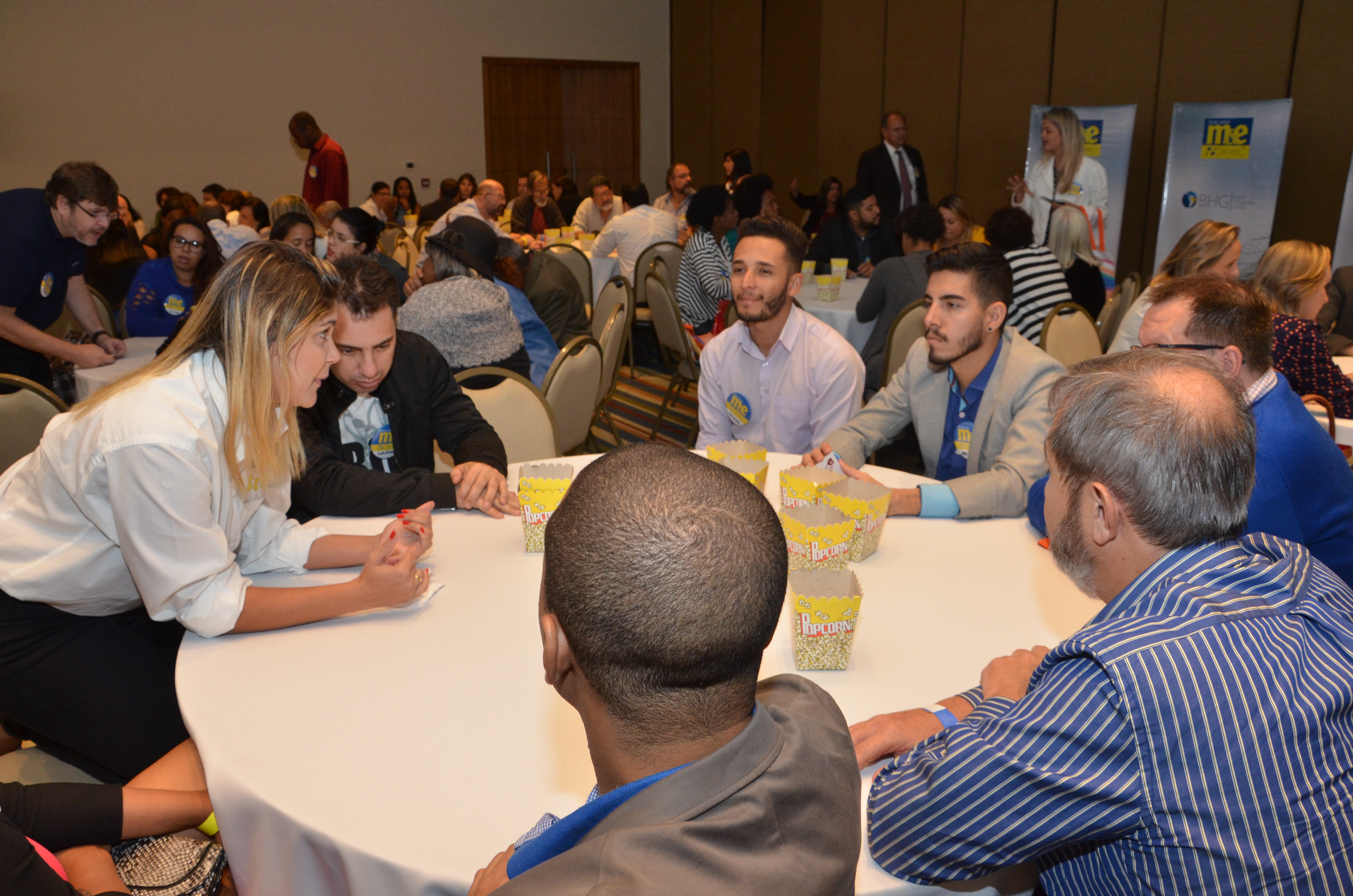 Amanda Veloso, do M&E, conta um pouco do trabalho do nosso jornal Amanda Veloso, do M&E, conta um pouco do trabalho do nosso jornal