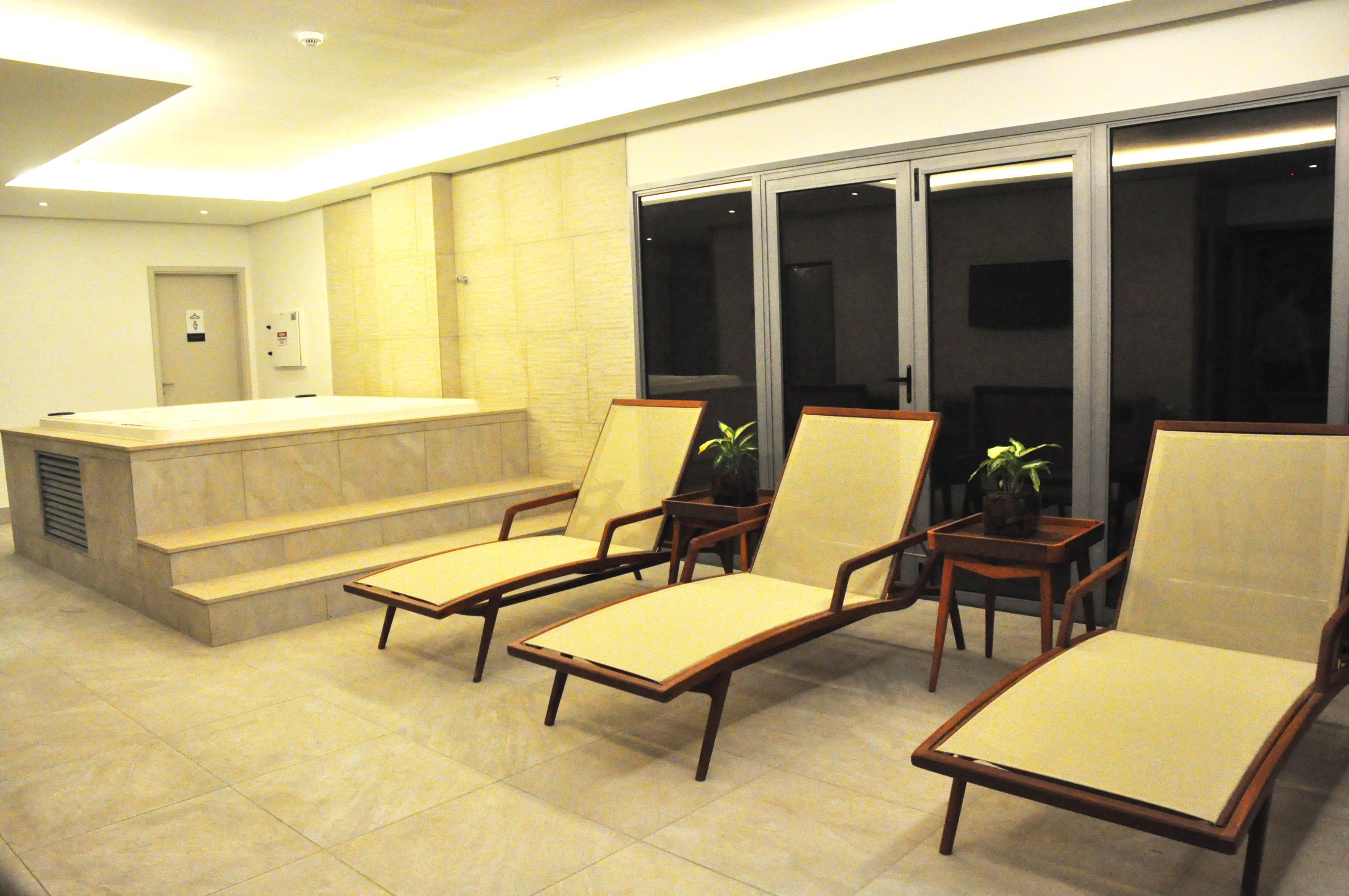Ambiente ainda conta com sauna e chuveiro