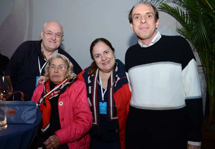 Armindo da Rocha, Odair e Denise Lhamas, da Check In Travel, com Pedro Miracca, da P.A.M Turismo Armindo da Rocha, Odair e Denise Lhamas, da Check In Travel, com Pedro Miracca, da P.A.M Turismo