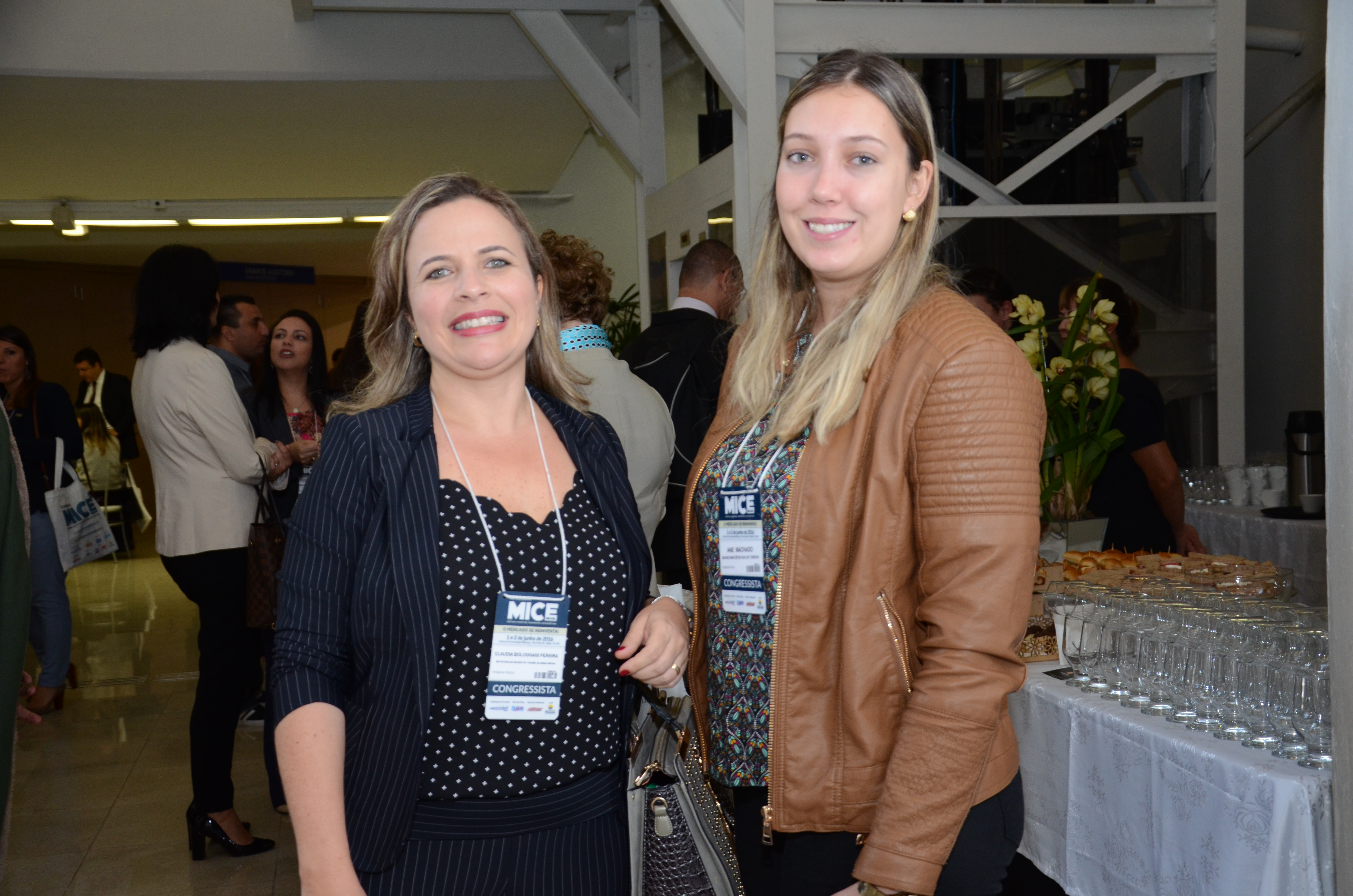 Claudia Bolognani e Ane Machado, da Secretaria de Estado de Turismo de Minas Gerais Claudia Bolognani e Ane Machado, da Secretaria de Estado de Turismo de Minas Gerais