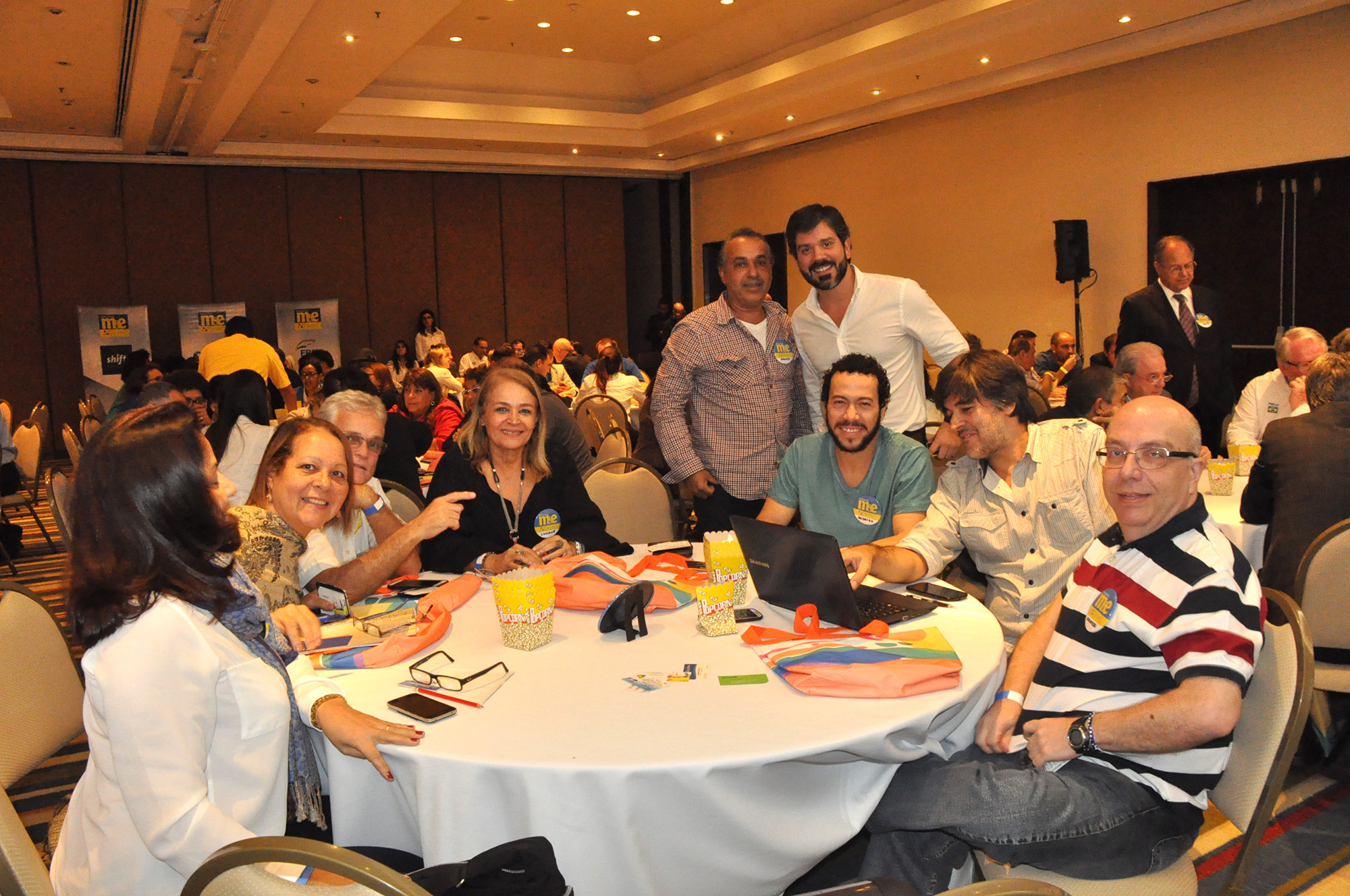 Fernando Cavalcanti, da Shift (camisa branca), com os agentes Fernando Cavalcanti, da Shift (camisa branca), com os agentes