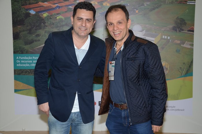 Gilmar Piolla, do Complexo Itaipu, e Marcelo Valente, da Loumar Turismo Gilmar Piolla, do Complexo Itaipu, e Marcelo Valente, da Loumar Turismo