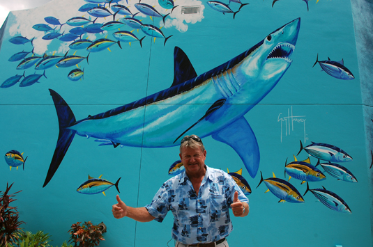 Guy Harvey, responsável pelas pinturas da Mako