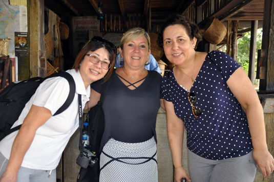 Harumi Nomura, da Visual, Rosana Borelli, da Borelli Turismo, e Terezinha Francisco, da Cia do Porto
