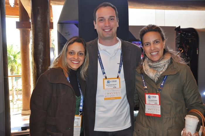 Helen Assis, da Gol, Anderson Salvá, da Air France, e Milena Mitsuishi, da Mars Petcare Helen Assis, da Gol, Anderson Salvá, da Air France, e Milena Mitsuishi, da Mars Petcare