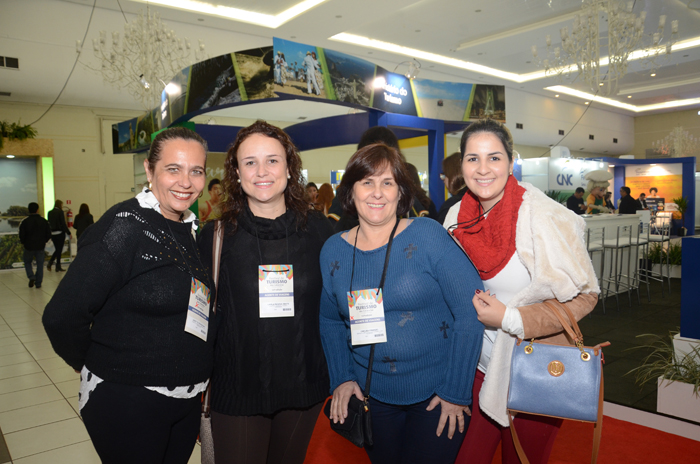 Janette Mohannak, e Carla Regina, da Janette Viagens, Creusa Prando, da Espaço Livre Viagens, e Andreza Doné, da GV7 Janette Mohannak, e Carla Regina, da Janette Viagens, Creusa Prando, da Espaço Livre Viagens, e Andreza Doné, da GV7