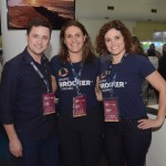 Leandro Oliveira, da Rede Encantos, Carlise Bianchi, e Fernanda Meinerz, da Brocker