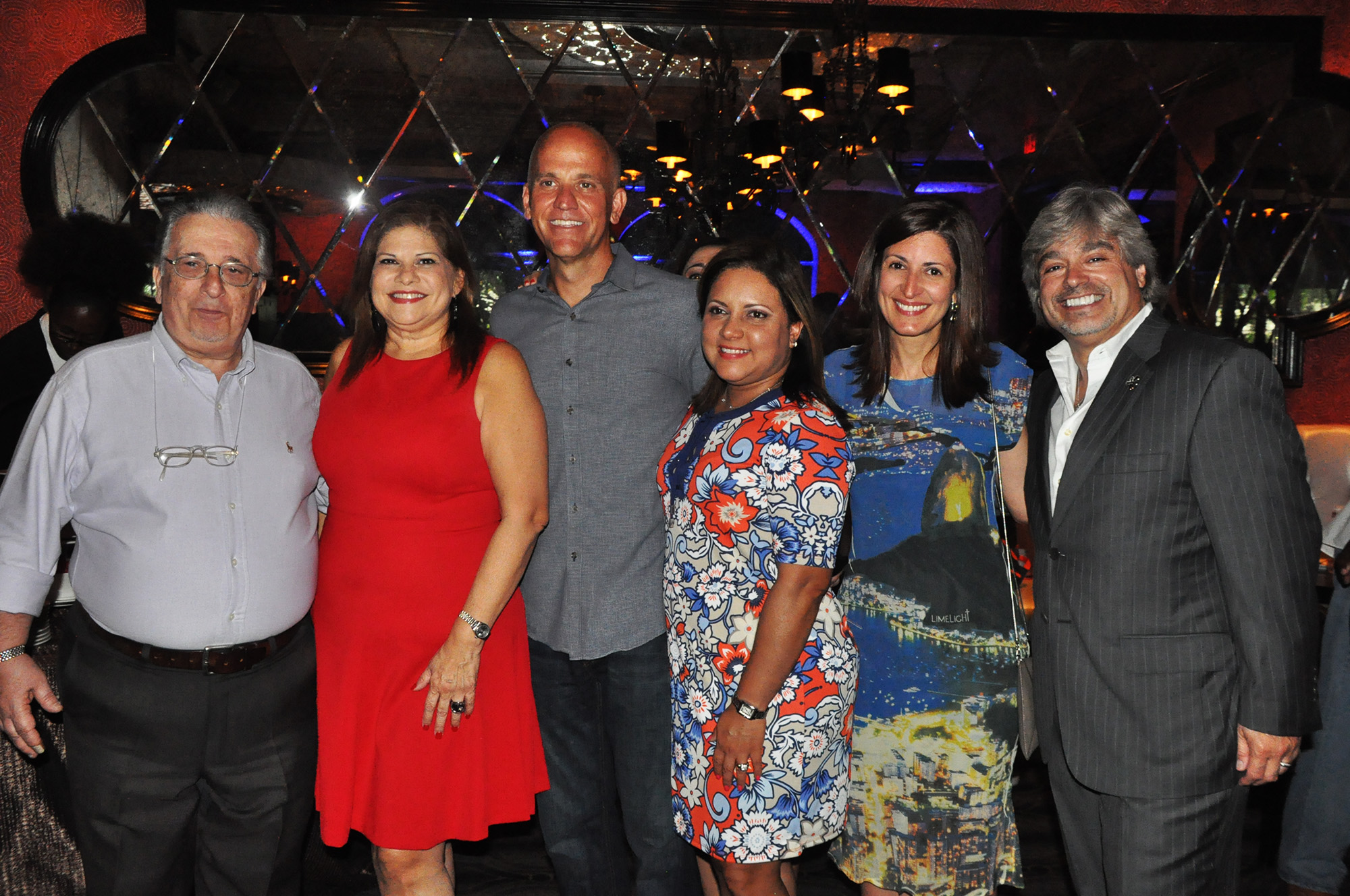 Leslie Benveniste, Ana Fernandez, Rob Price, Marisol Berrios, Andrea Gabel e Santiago Corrada, de Tampa Bay e St. Pete Clearwater