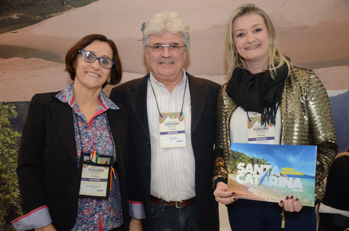 Marilene Machado, Eduardo Simon e Juliana Ghizzo, da Santur Marilene Machado, Eduardo Simon e Juliana Ghizzo, da Santur