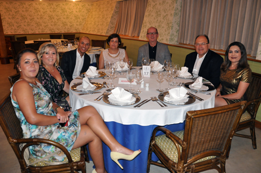Parte do grupo no último jantar no Iberostar Grand Amazon