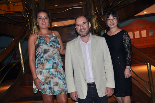 Renata Leita, da Iberostar, com Ariel Marmol e Harumi Nomura, da Visual