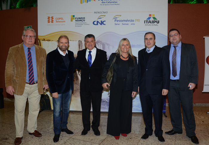 Roy Taylor, do M&E, Guilherme Paulus, da GJP, Felipe Gonzalez, CEO da Cassinotur, Rosa Masgrau, do M&E, Fernando Del Cistia e Diego Ortega, da CVC