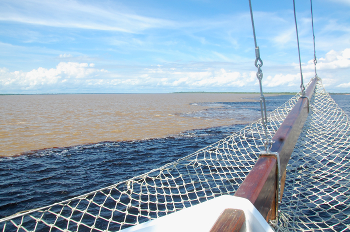Encontro das águas do Rio Negro e do Rio Solimões Encontro das águas do Rio Negro e do Rio Solimões