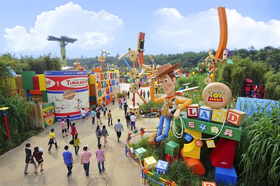 25 - Hong Kong Disneyland