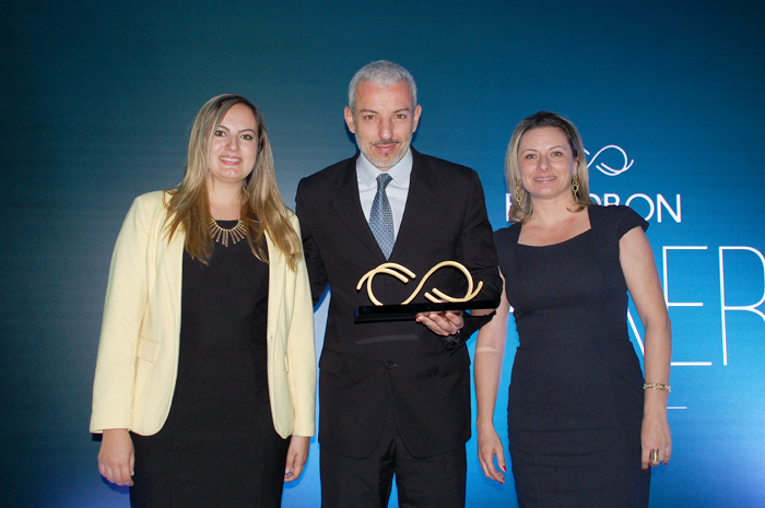 Ao centro, Fabio Parlatore, da Central de Eventos Maringá, com Carla Lopes e Haline Paniagua, da Rede Bourbon