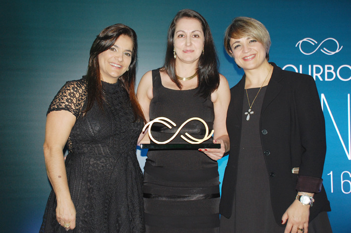 Ao centro, Eliane Nadur, da IBM, com Rosângela Morales e Angela Figueiredo, da Rede Bourbon